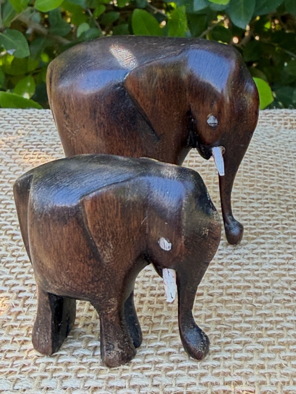 VTG Wood Elephant Set of 4 Hand Carved w/ Guide to Feng Shui Placement (& More) - Picture 4 of 16